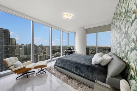 Condominio en venta en Miami, Florida, 4 dormitorios, 351.91 m2 № 2012597 - foto 25