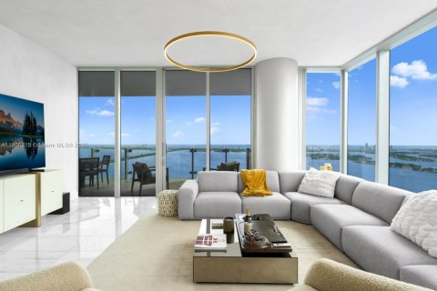 Condominio en venta en Miami, Florida, 4 dormitorios, 351.91 m2 № 2012597 - foto 2