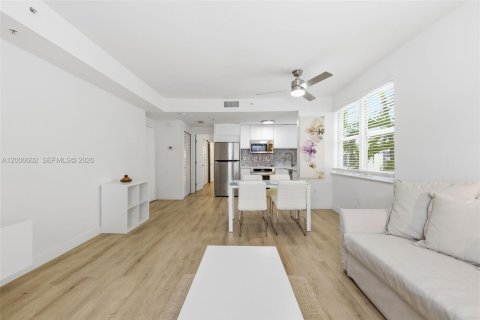 Condo in Miami Beach, Florida, 1 bedroom № 2154669 - photo 12