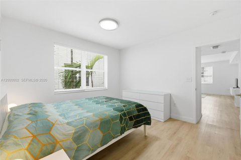 Condo in Miami Beach, Florida, 1 bedroom № 2154669 - photo 17
