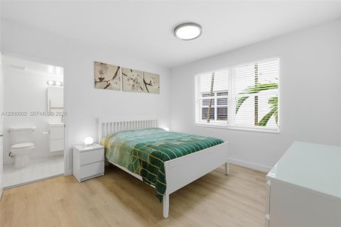 Condo in Miami Beach, Florida, 1 bedroom № 2154669 - photo 15