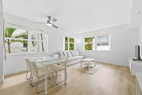 Condo in Miami Beach, Florida, 1 bedroom № 2154669