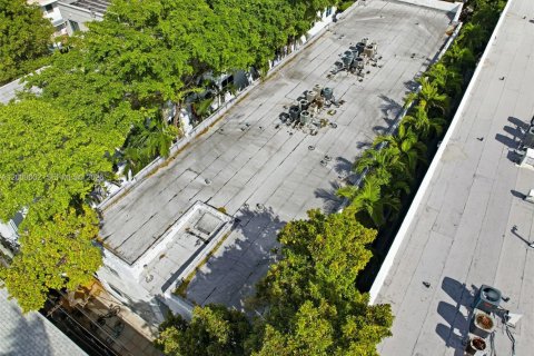 Condo in Miami Beach, Florida, 1 bedroom № 2154669 - photo 25
