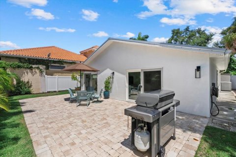 House in Sarasota, Florida 3 bedrooms, 162.39 sq.m. № 1884548 - photo 23