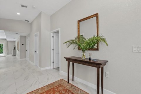 House in Sarasota, Florida 3 bedrooms, 162.39 sq.m. № 1884548 - photo 4