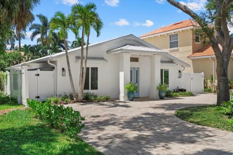 House in Sarasota, Florida 3 bedrooms, 162.39 sq.m. № 1884548 - photo 3