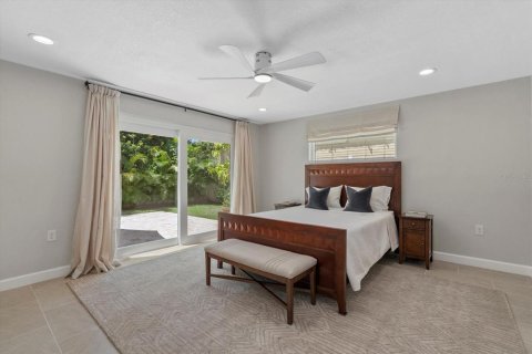 House in Sarasota, Florida 3 bedrooms, 162.39 sq.m. № 1884548 - photo 13