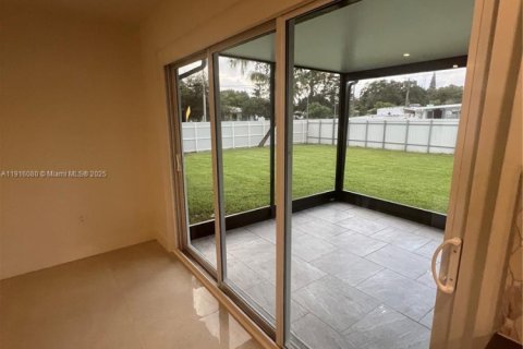 Купить виллу или дом в Вест-Парк, Флорида 3 спальни, 97.55м2, № 1971880 - фото 17