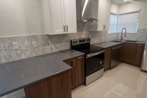 Купить виллу или дом в Вест-Парк, Флорида 3 спальни, 97.55м2, № 1971880 - фото 4