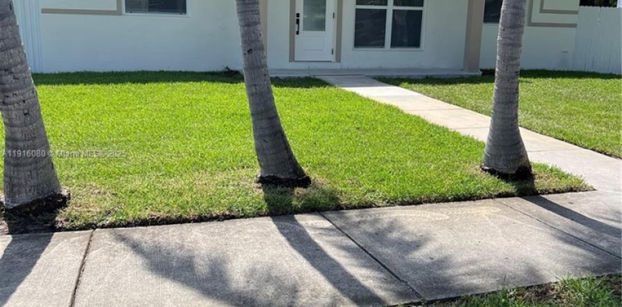 Дом в Вест-Парк, Флорида 3 спальни, 97.55м2 № 1971880