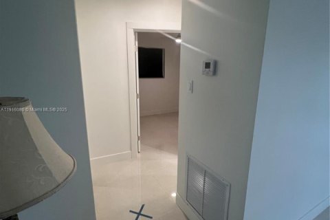 Купить виллу или дом в Вест-Парк, Флорида 3 спальни, 97.55м2, № 1971880 - фото 12