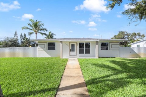 House in West Park, Florida 3 bedrooms, 97.55 sq.m. № 1971880 - photo 22