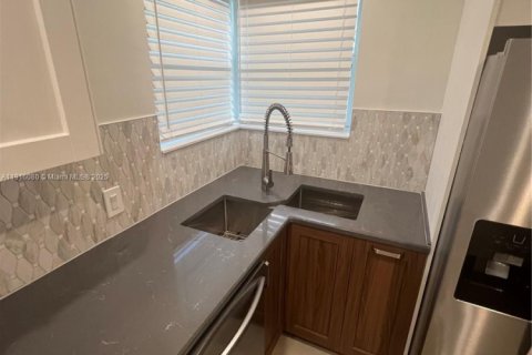 Купить виллу или дом в Вест-Парк, Флорида 3 спальни, 97.55м2, № 1971880 - фото 5