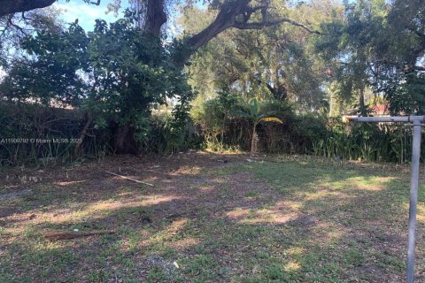 Commercial property in Miami, Florida 113.71 sq.m. № 1965457 - photo 13