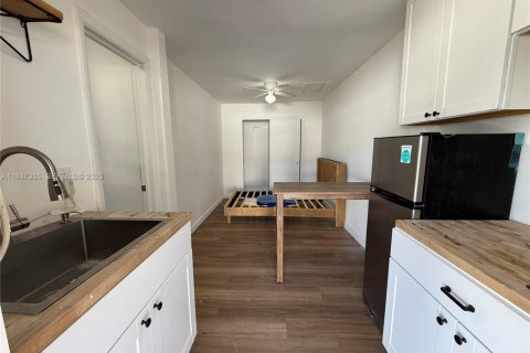 Studio in Hollywood, Florida № 2003400