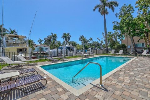 Appartement à louer à Fort Lauderdale, Floride: 2 chambres, 120.49 m2 № 1047992 - photo 1