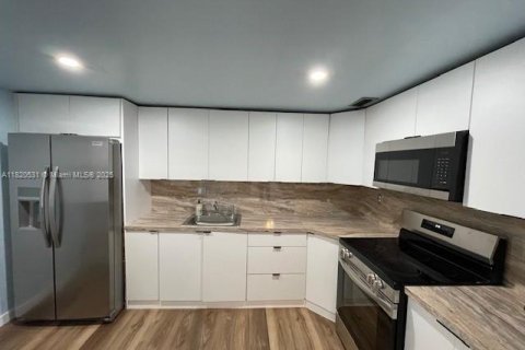 Condo à North Miami, Floride, 2 chambres  № 2039289