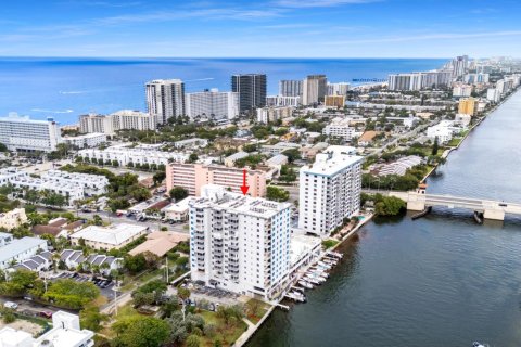 Condo à Pompano Beach, Floride, 2 chambres № 2147216