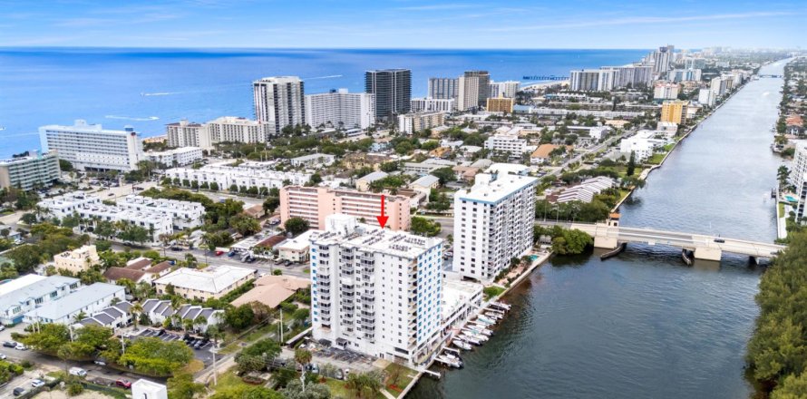 Condo in Pompano Beach, Florida, 2 bedrooms № 2147216