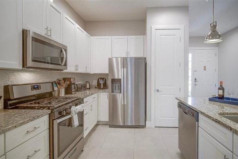 Townhouse in Kissimmee, Florida 4 bedrooms, 167.6 sq.m. № 1720705 - photo 13