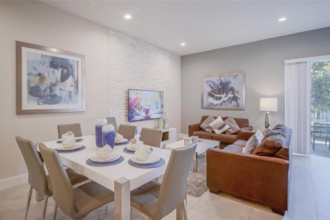 Townhouse in Kissimmee, Florida 4 bedrooms, 167.6 sq.m. № 1720705 - photo 18