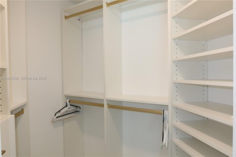 Copropriété à louer à Miami, Floride: 2 chambres, 106.47 m2 № 1983891 - photo 14