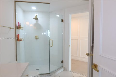 Copropriété à louer à Miami, Floride: 2 chambres, 106.47 m2 № 1983891 - photo 19