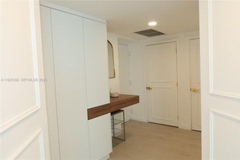 Copropriété à louer à Miami, Floride: 2 chambres, 106.47 m2 № 1983891 - photo 25