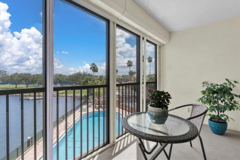 Copropriété à vendre à Treasure Island, Floride: 2 chambres, 102.19 m2 № 2399477 - photo 13