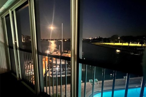 Copropriété à vendre à Treasure Island, Floride: 2 chambres, 102.19 m2 № 2399477 - photo 15