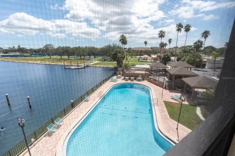 Copropriété à vendre à Treasure Island, Floride: 2 chambres, 102.19 m2 № 2399477 - photo 14