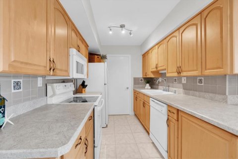 Copropriété à vendre à Treasure Island, Floride: 2 chambres, 102.19 m2 № 2399477 - photo 20