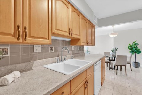 Copropriété à vendre à Treasure Island, Floride: 2 chambres, 102.19 m2 № 2399477 - photo 22