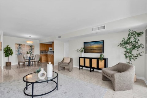 Copropriété à vendre à Treasure Island, Floride: 2 chambres, 102.19 m2 № 2399477 - photo 25
