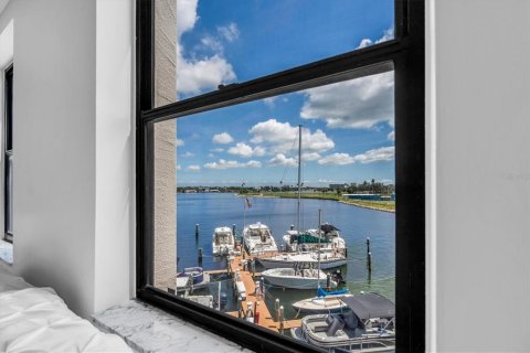 Copropriété à vendre à Treasure Island, Floride: 2 chambres, 102.19 m2 № 2399477 - photo 29