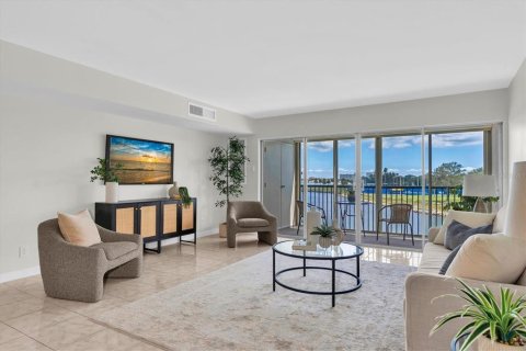 Copropriété à vendre à Treasure Island, Floride: 2 chambres, 102.19 m2 № 2399477 - photo 9