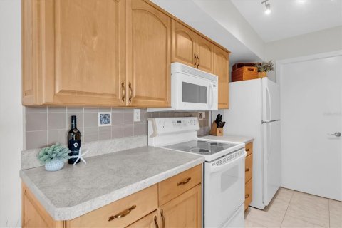 Copropriété à vendre à Treasure Island, Floride: 2 chambres, 102.19 m2 № 2399477 - photo 21