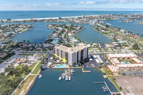 Copropriété à vendre à Treasure Island, Floride: 2 chambres, 102.19 m2 № 2399477 - photo 2