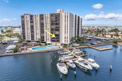 Copropriété à vendre à Treasure Island, Floride: 2 chambres, 102.19 m2 № 2399477 - photo 3