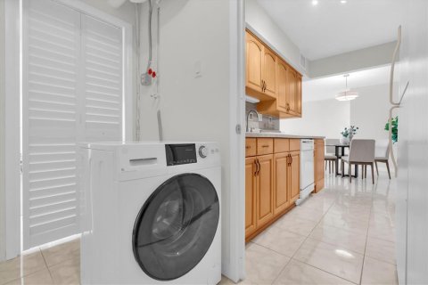 Copropriété à vendre à Treasure Island, Floride: 2 chambres, 102.19 m2 № 2399477 - photo 24
