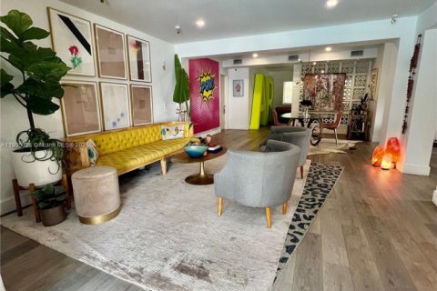 Villa ou maison à vendre à Miami, Floride: 4 chambres, 233.93 m2 № 1965592 - photo 4