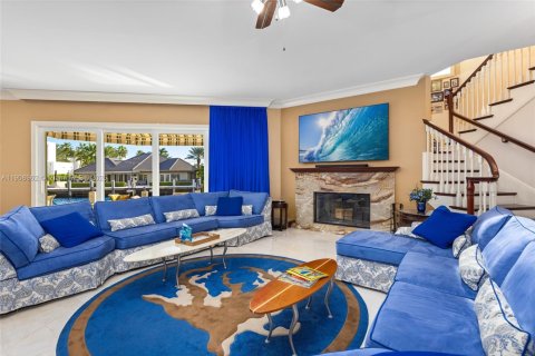 House in Fort Lauderdale, Florida 4 bedrooms, 537.35 sq.m. № 2013102 - photo 17