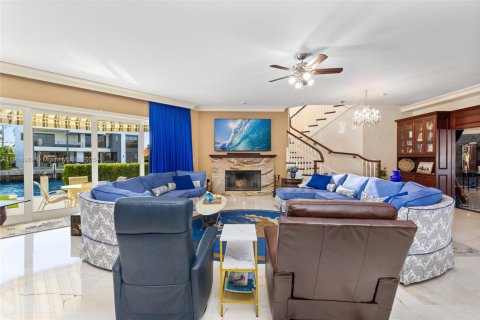 House in Fort Lauderdale, Florida 4 bedrooms, 537.35 sq.m. № 2013102 - photo 19