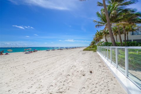 Copropriété à louer à Hollywood, Floride: 1 chambre, 84.63 m2 № 2168776 - photo 27