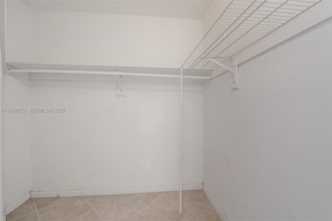 Copropriété à louer à Hollywood, Floride: 1 chambre, 84.63 m2 № 2168776 - photo 20