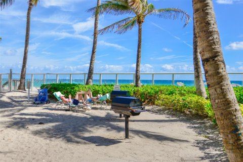 Copropriété à louer à Hollywood, Floride: 1 chambre, 84.63 m2 № 2168776 - photo 25