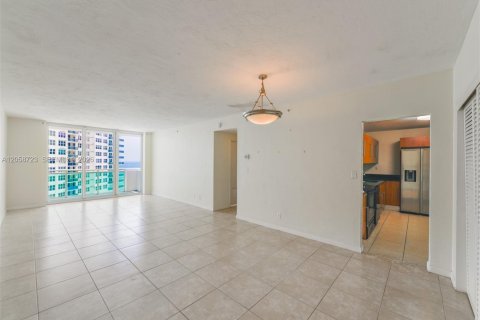 Condo à Hollywood, Floride, 1 chambre  № 2168776