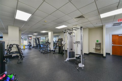 Copropriété à louer à Hollywood, Floride: 1 chambre, 84.63 m2 № 2168776 - photo 28