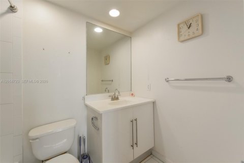 Copropriété à louer à Hollywood, Floride: 1 chambre, 84.63 m2 № 2168776 - photo 18