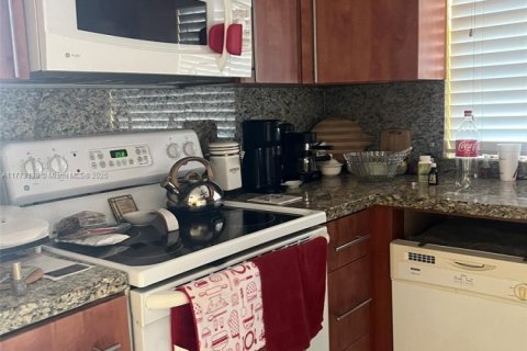 Condominio en venta en Pembroke Pines, Florida, 2 dormitorios № 1958163 - foto 4
